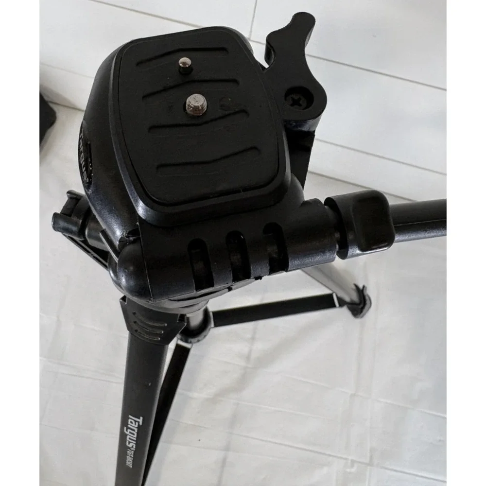 TARGUS Camera Tripod With Carry Bag Lightweight Adjustable Pan Tilt Head